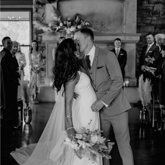 Alyssa Kristin pearl wings - Picture 7 of 14